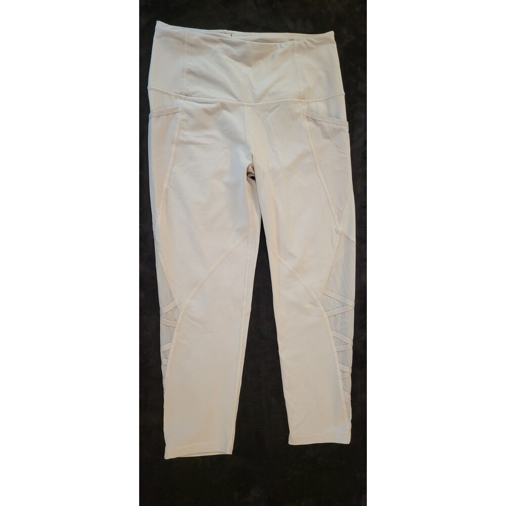 Woman's Victorias Secret Knockout High Waisted Leggings Mesh Medium Capri